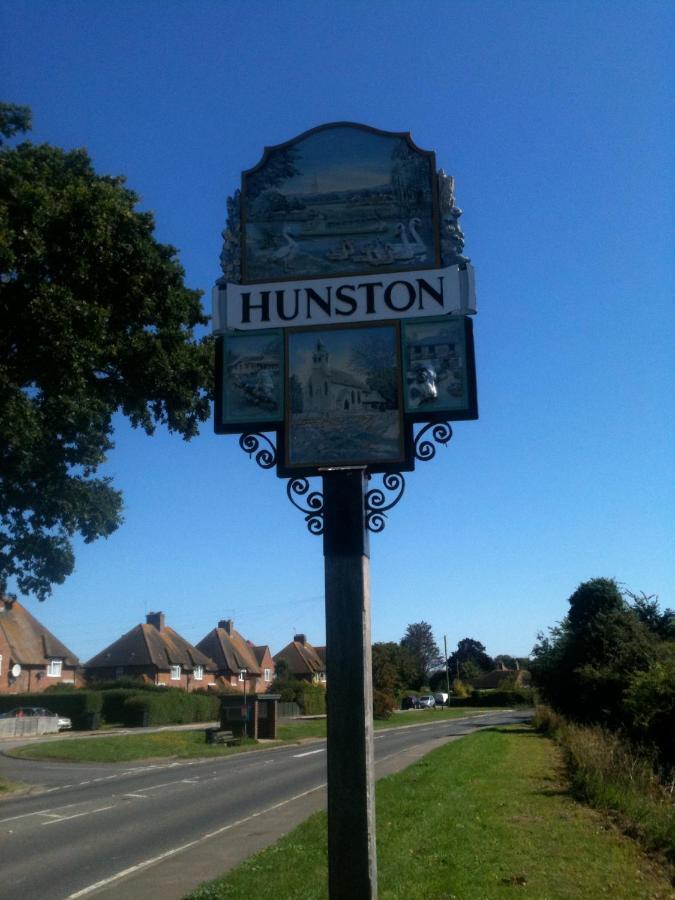 Hunston Mill Self Catering Dog Stay For Free Chichester Bilik gambar